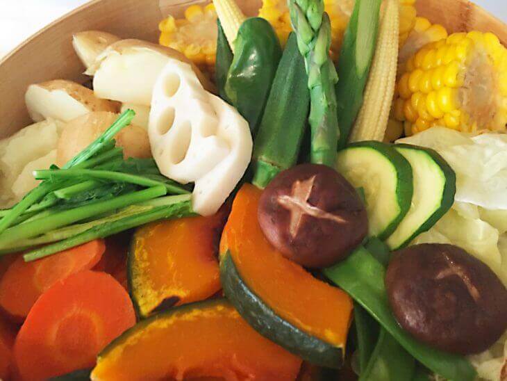 野菜をじっくり煮込む(蒸