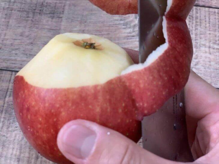 りんごの皮は剥いて使う