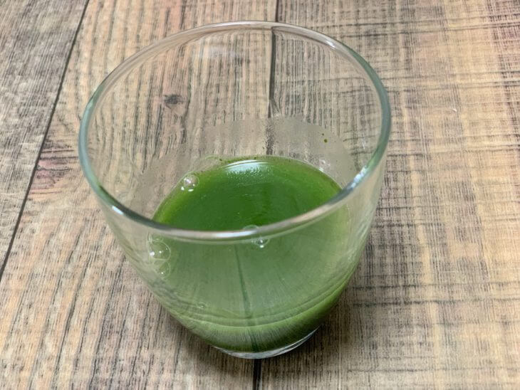 水を入れて飲んでみる