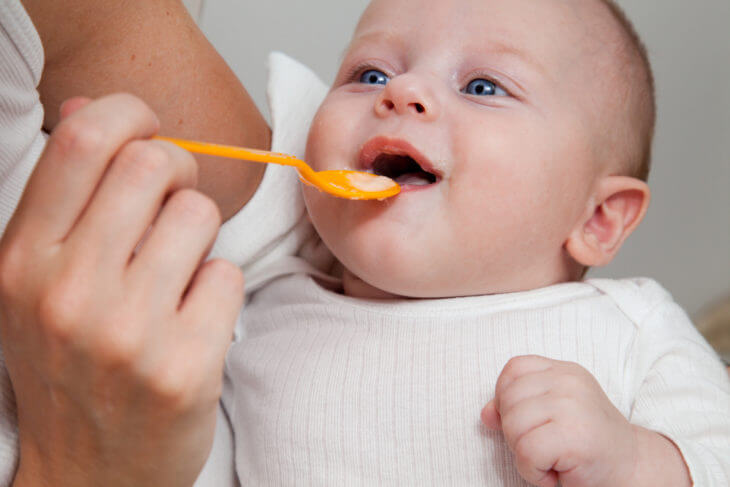 キウイは赤ちゃんのいつから離乳食に使用できる?